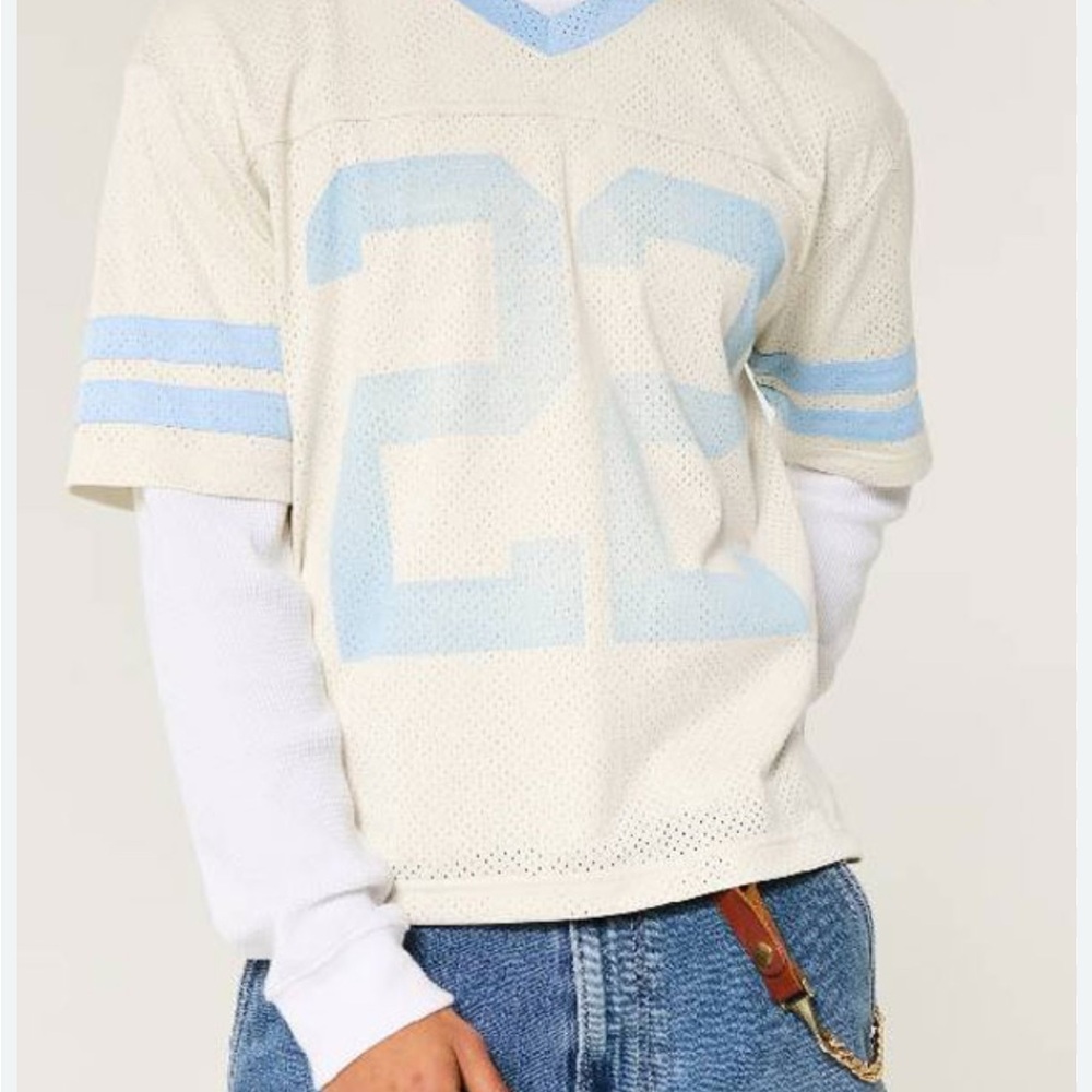 Hollister Cream and Light Blue Men's Jersey